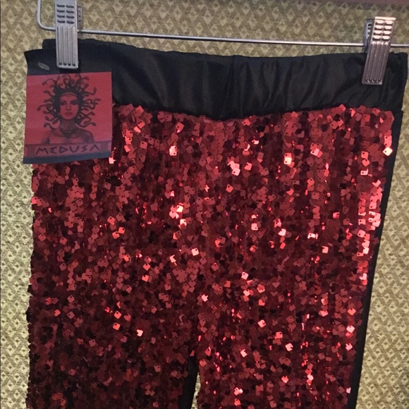 Red Square Sequin 👌🏼💋performance leggings❣️ - Picture 6 of 8